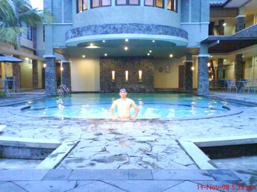 ericool_jns's profile picture. 'Try not to become a man of success but rather to become a man of value'