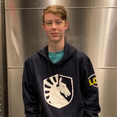 League of Legends Freelance Play-by-Play Commentator. DM’s open!   22