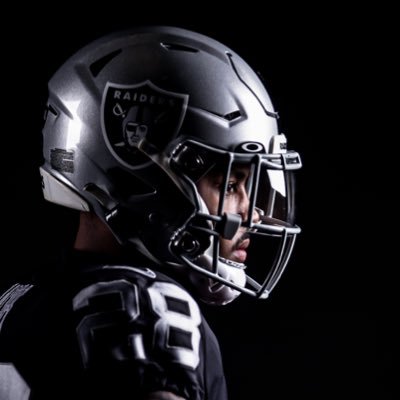 NFLのラスベガスレイダースのファンです(ワシントンコマンダーズとニューヨークジェッツも好き)  #RaiderNation #NFL