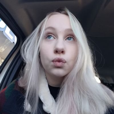 JulinhaHefle's profile picture. 