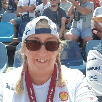 Started watching F1 during Lauda/Hunt tussle for championship. Mad Kimi fan and McLaren fan 🧡🧡🧡