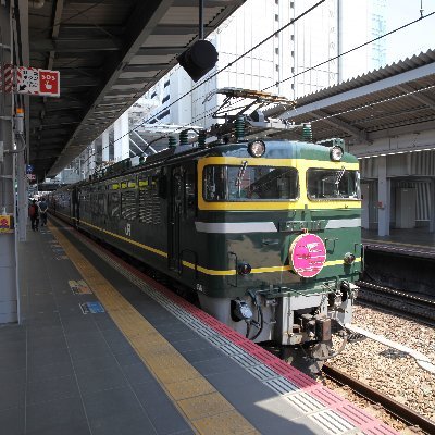 趣味は『乗り鉄の旅』・・・特に客車列車、気動車、(なるべくなら)オールロングシート以外の電車(オールロングシート車でもレトロな車両ならOK!)での旅と駅撮り。車両だけでなく、『鉄道構造物』を含めた建築物で、石造りや煉瓦造りや木造の構造物やコンクリート造りでも戦前の構造物、また、トラス橋梁が好きな、デブなおっさんです。