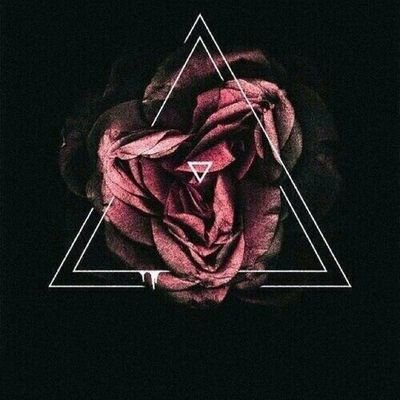 lucyinthehelll's profile picture. 