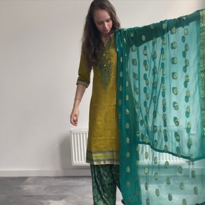 Dutch woman in love with a punjabi men. follow my YouTube channel for me trying Punjabi things. Mera naam Rilana Kaur hai.