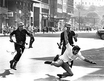 doctorgarret's profile picture. Antes de sair, favor apague a luz e feche a porta!