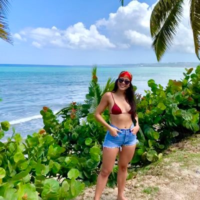 holayari's profile picture. 