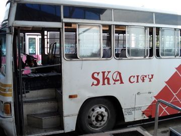 ippi88's profile picture. 政治から音楽から思い出したときに気の向くままに。唯一の自慢はフジロック1997天神山からの皆勤。