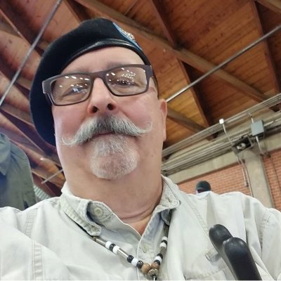 I'm not looking for nude or sex ,I just want to help give back and share the little am blessed with am a caring sugar daddy