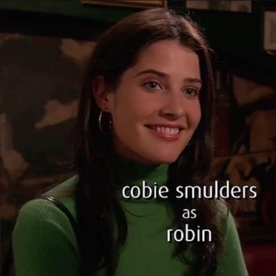 giulycpm's profile picture. my mood depends on how good my hair looks