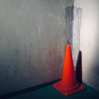 31歳 | 元すし屋の板前 | 2020年9月、IT企業(SES)に入社 | 保守担当 | Excelが趣味 | 兼業投資家 | 50歳までには引退予定。