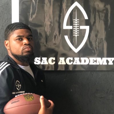 President @sacshowcase | Selection Committee “TheExperienceShowcase” @SACELITE100CAM1 | DC/LB Coach at Hickory Ridge High | NCA&T Alum.| Rae💍Carsen&Tari💜