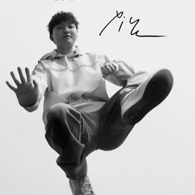 Evelynmmmmmm's profile picture. WE*LPL*( ﾟஇωஇﾟ)my boy xiye💘  support all the former WE players