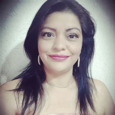 LinaVaz00527830's profile picture. lo mas hermoso es amar