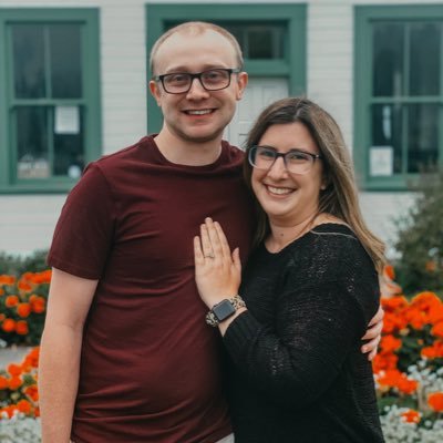 karen__plemel's profile picture. pineapple does belong on pizza 🍍