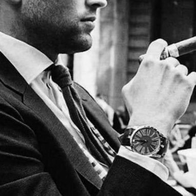 AlrabiiMohannad's profile picture. في عيني اليمنى من الورد بستان وفي عيني اليسرى عجاج السنين!!