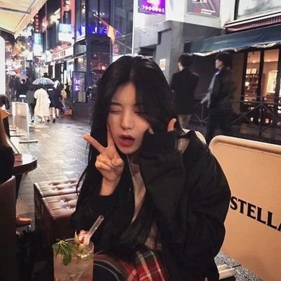 𝐈'𝐦 𝐛𝐢𝐭𝐜𝐡, 𝐈'𝐦 𝐛𝐨𝐬𝐬, 𝐈'𝐦 𝐚 𝐛𝐢𝐭𝐜𝐡, 𝐈'𝐦 𝐚 𝐛𝐨𝐬𝐬, 𝐈 𝐬𝐡𝐢𝐧𝐞 𝐥𝐢𝐤𝐞 𝐠𝐥𝐨𝐬𝐬.✨
