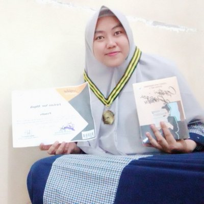 PENULIS BUKU WAALAIKUMSALAM CALON IMAM CERITA PENAKU DAN GORESAN PENAKU ANTOLOGI SASTRA CERPEN DAN PUISI 📖💞