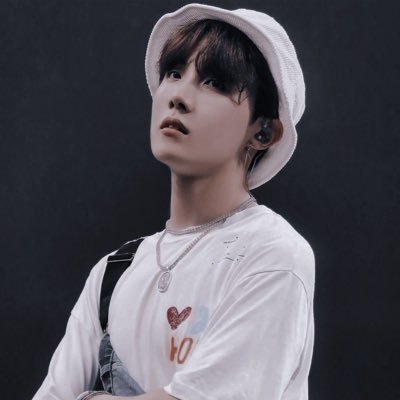 💗| Emma | 19 | Language Learning Nerd | Fluent: 🇨🇦🇪🇸 Advanced: 🇫🇷 Learning: 🇩🇪 dabbling into: 🇰🇷🇧🇷 she/her