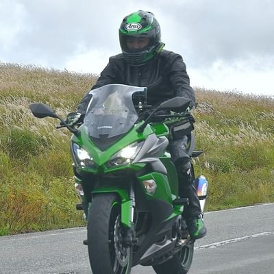 Ninja1000に乗っています。 50代のオッサンなのでのんびりツーリングしております。たまにキャンプツーリングを楽しみ、最近はカヤックでもツーリング始めました！