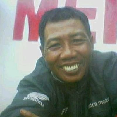 Yuliustwetterc1's profile picture. biarkan anjing mengongong kapilah tetap berlalu.