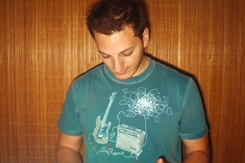 metinlevi's profile picture. 