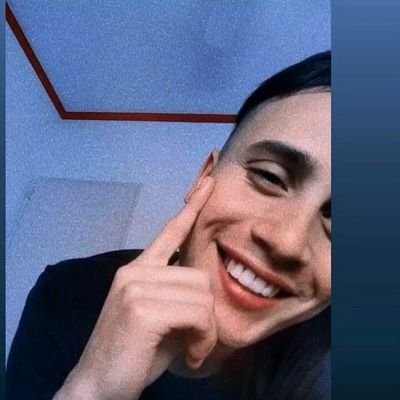 Pensar que no eres mejor que nadie, ya te hace mejor que muchos.