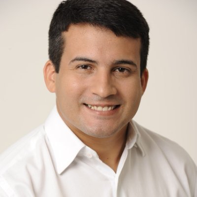 Piauiense, vereador de Teresina, pai apaixonado pela Maria Júlia, Luiza, Felipe e Gabi, marido da Andreia e corintiano roxo.