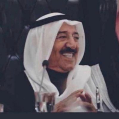أكتفي بـ الصمت وأتركها تطوف ،، والمعارف بعضها .... غلطة عـمر