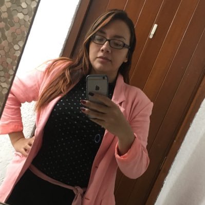 Lawyer |24| Facultad de Derecho, C.U, UNAM. #Drakester CDMX 🇲🇽 IG @nelly_aguirre_