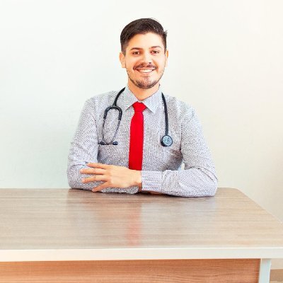 📍SC🔁RO 👨🏻🎓Mestre em Fisioterapia Cardiorrespiratória - UDESC 👨🏻⚕️Residência de Fisioterapia em Terapia Intensiva - HRC 👨🏻🏫Docente Universitário