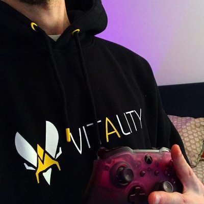 Twitch Affiliate | Jewels/Jules | Humble Partner | Into : Gaming • Comics • Movies • Toys • Manga • Music • You • ... 💎🎮🎶