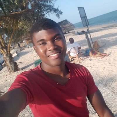 Eu sou Fonseca Tomas Serrote, sou um jovem simpatico e simples, gosto de fazer muita coisa. rapido em amizades. E acima de tudo sou Cristao e amo a Deus.