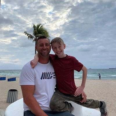 Quintonrichard0's profile picture. CEO Greenwich Energy Ltd.
I am an Open-minded, Disciplined and Believe in giving a benefit of doubt.
Author of Blue Sea, Irony of Love, and Gardener's Wife.