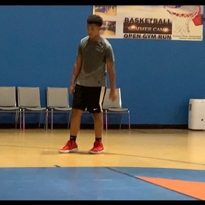 2022 •6’6”• SF Tucker High School•3.4 gpa