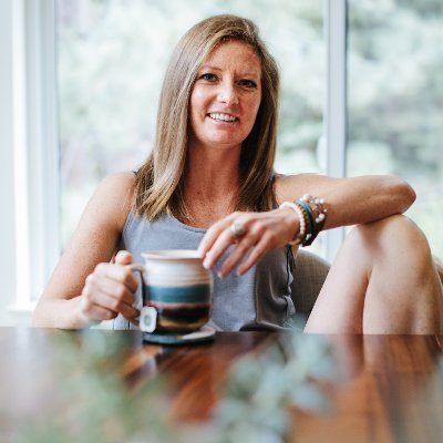 Cookbook author and creator of https://t.co/V4628dksJr, a recipe website featuring nutritious whole food recipes.