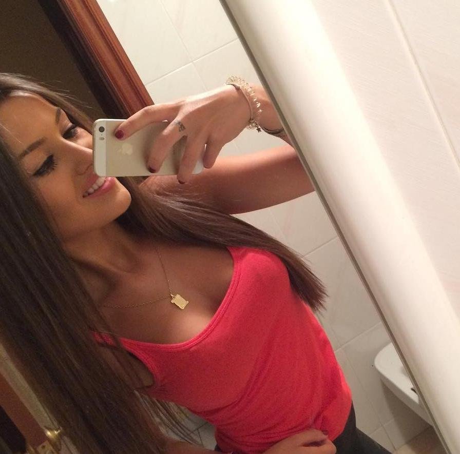 Sexy y soltera me gustaria hacer nuevos amigos, sigueme si quieres que te envie mis fotitos...
💝👅🍑