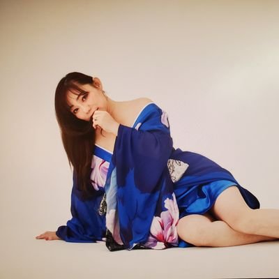 演歌歌手・三代純歌です。仲本工事の妻です。9月21日からYouTubeチャンネル『純歌の楽園』をスタートします! 番組は歌ったり、たまにセクシーあり、色々チャレンジしたり、やっぱりセクシーな番組です。 目黒区緑ヶ丘で仲本家junkaの台所というお店を経営してます。ザ・ドリフターズ仲本工事の嫁です。