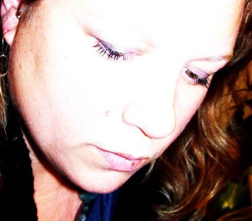 i am a full time mom of 3, wife to 1, jewelry maker and brick and mortar store owner...