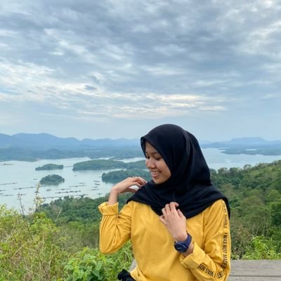 lindaadwip's profile picture. 