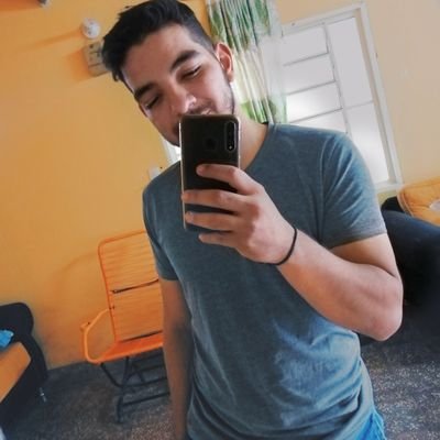La sonrisa es algo que debe ser mas expresada, por mas que tu chuli te deje por tu mejor amigo.
