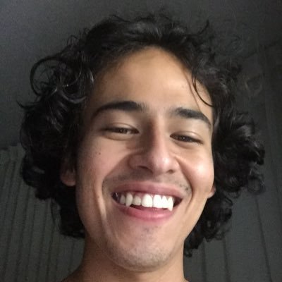 Me creé esta cuenta en un trip de LSD un sábado por la tarde comiendo chi jau kay