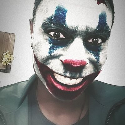 pedrohmp_'s profile picture. Projeto de vocalista, graduado em História e com um humor altamente questionável 🤡