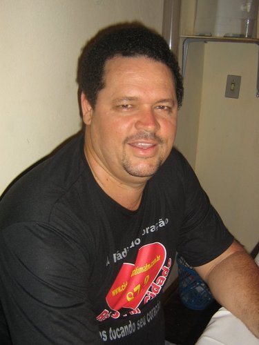 ola eu sou chefe pinheiro pra mim cozinhar é uma arte é como se eu tocasse um piano ou pintasse uma tela a oleo ou se eu composse uma  linda sinfonia