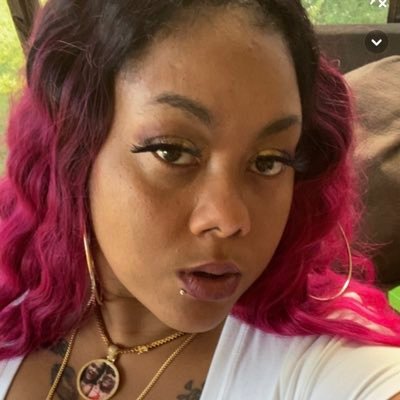 Mz_LadyQ's profile picture. Cool...extra crazy,funny and I stay on da wave