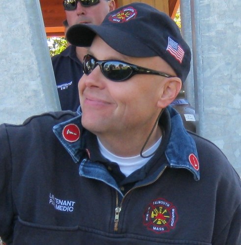 Retired Fire Prevention Officer, Fire Investigator, married with 2 children, Boston Red Sox & New England Patriots Fan, Amateur Radio Operator K1ELB
