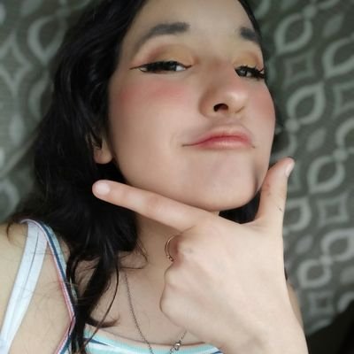 Catalina / 25 / She*Her / 🇨🇱 / Singer / ENFJ / Streamer / Farmacia mi pasión