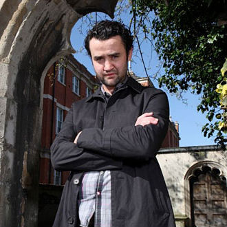 DuncanFromHell's profile picture. @NicolaeTheDevil's brother, and the (Biblical) Beast Apollyon. How I fell in love with Metatron is a very good question.
{Fictional/RP; not Danny Mays}