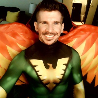 Video game streamer, cosplayer, massage therapist, and weight-lifter. Come hang out at https://t.co/Sjjusvd5xa and let's geek out!