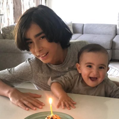 RDombay's profile picture. Kafa havada