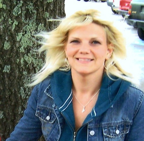 thebeadbodega's profile picture. I am a stay at home mom that loves making beautiful things .  I love to make jewelry,crochet,sew,oil paint, needle point .... just about any craft!